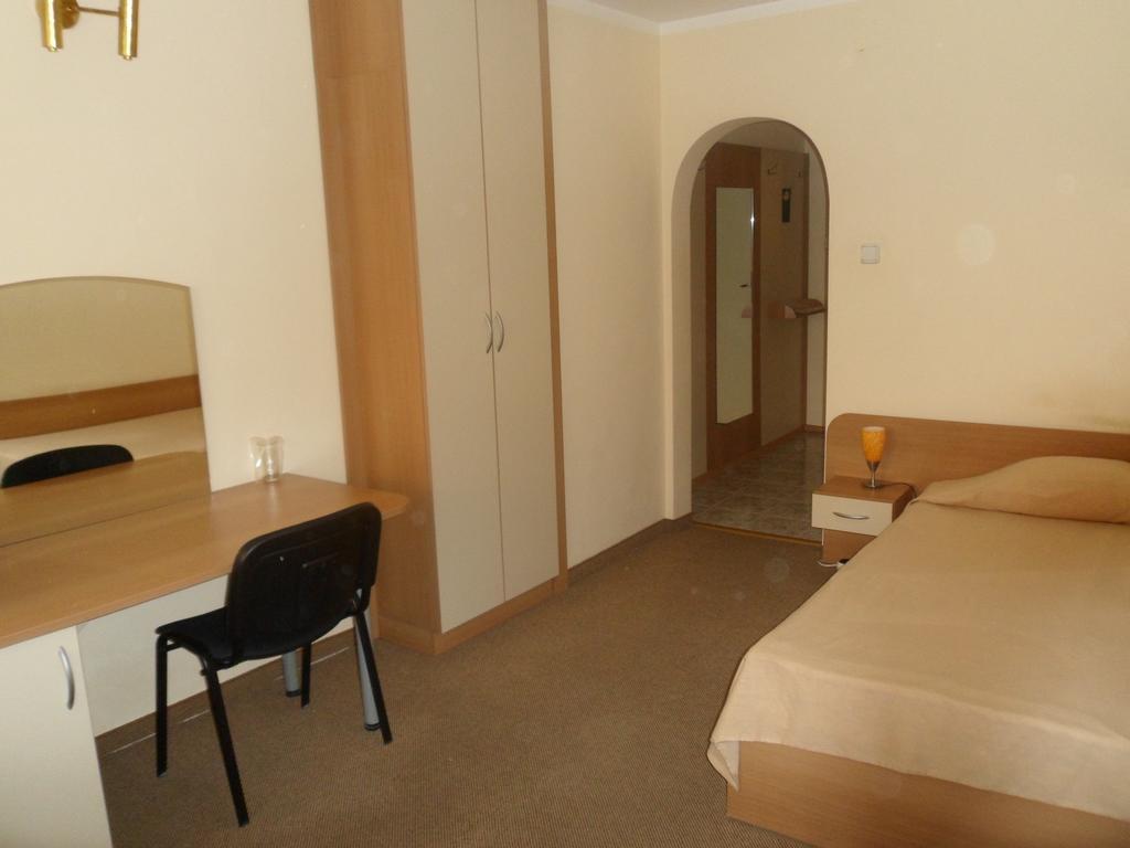 Hotel Of Bulgarian Academy Of Sciences Sofia Room photo